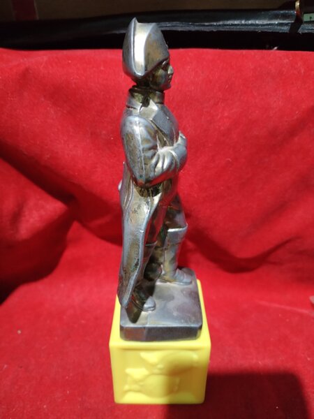 Statueta franceza Napoleon Bonaparte din cositor aurit